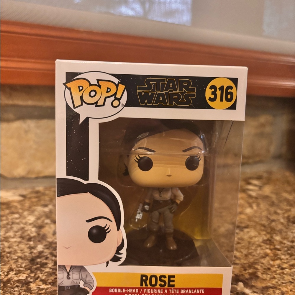 STAR WARS ROSE FUNKO POP!! - Picture 2 of 4